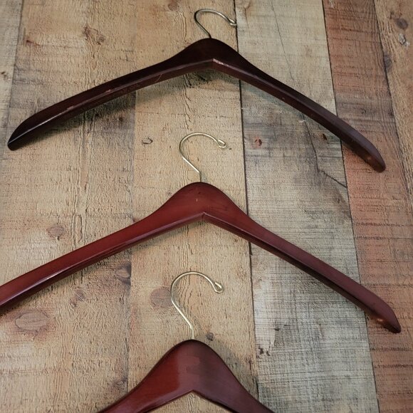 For @mistermark1125 Only - Abercrombie and Fitch Retail Wooden Hangers - 17 - Picture 9 of 12